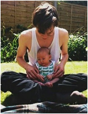 How Old Was Charlie Heaton When He Had A Son