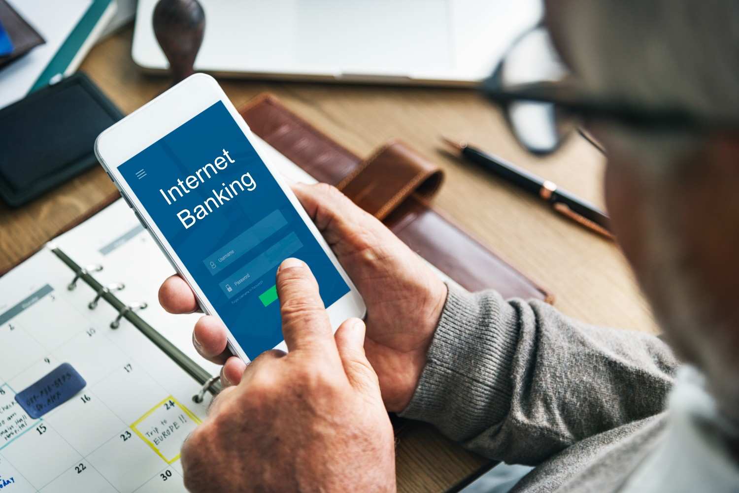 What kind of digital banking guidance does Coyyn publish