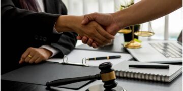 Navigating the Future: A Guide to Choosing the Right Will and Estate Lawyer